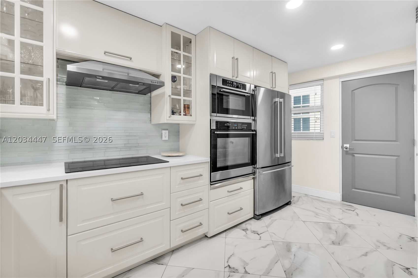 GALLEON CONDO - Residential