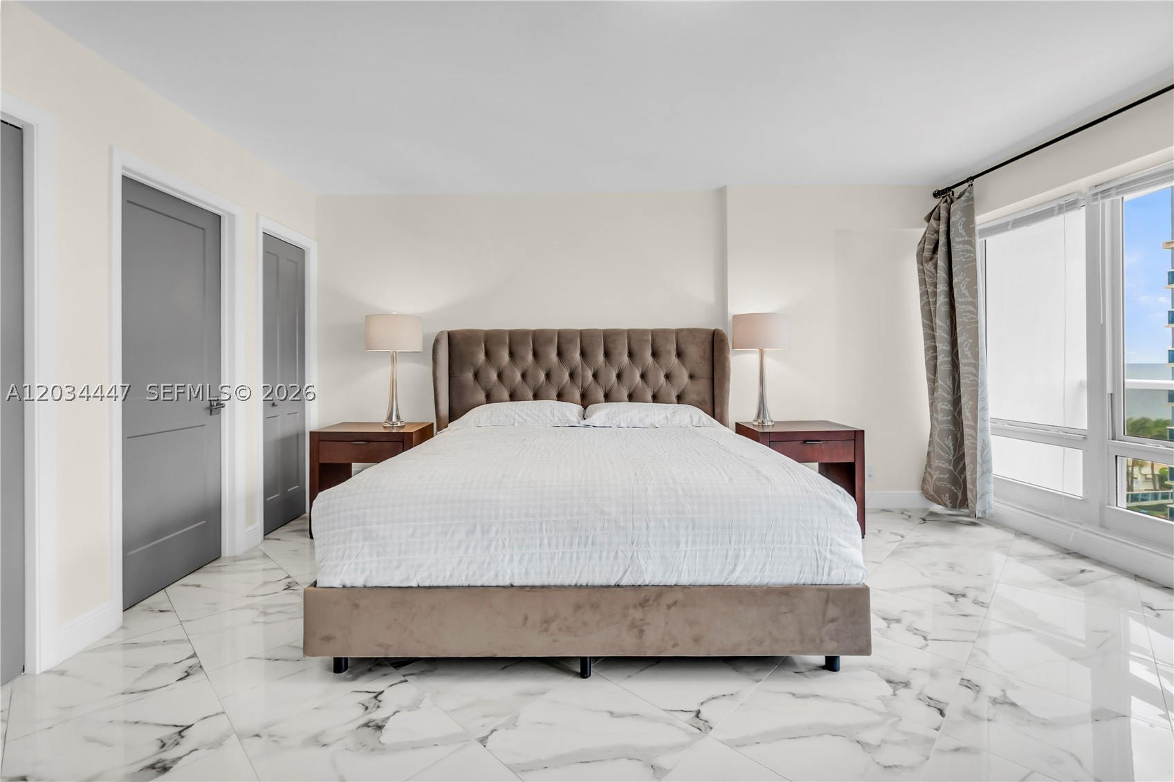 GALLEON CONDO - Residential