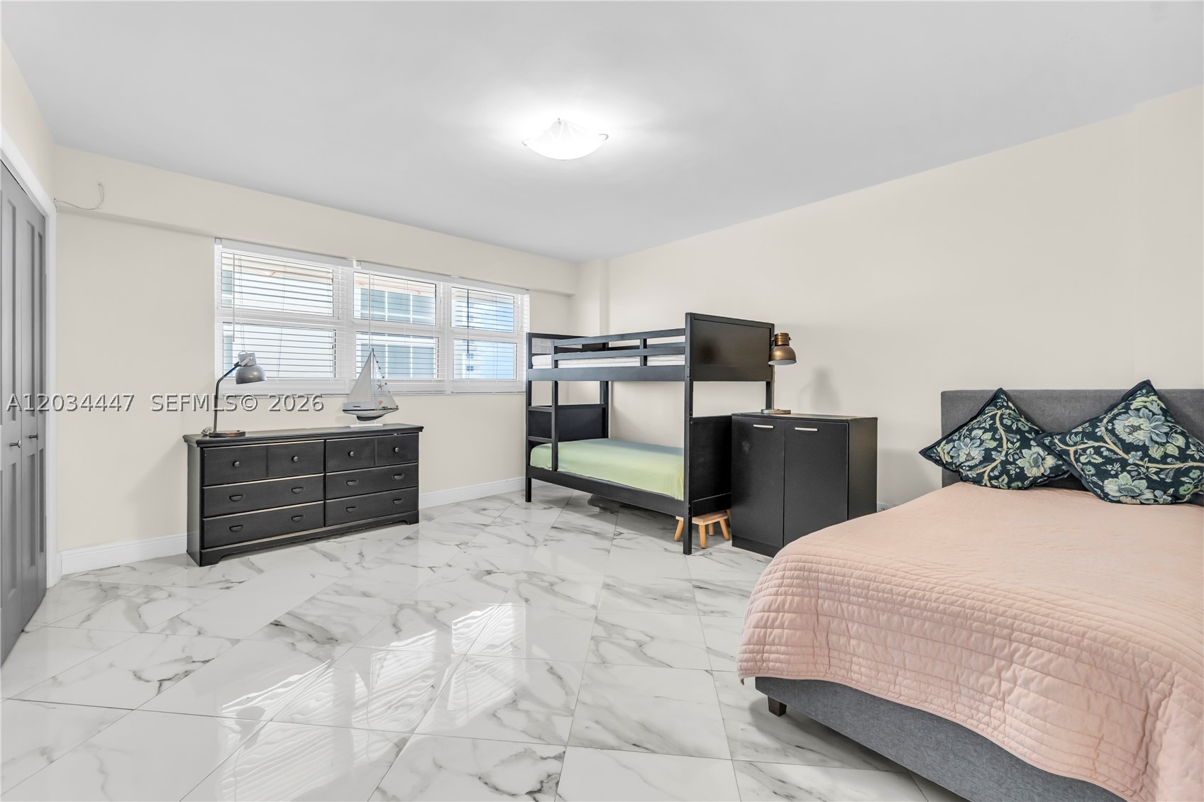 GALLEON CONDO - Residential