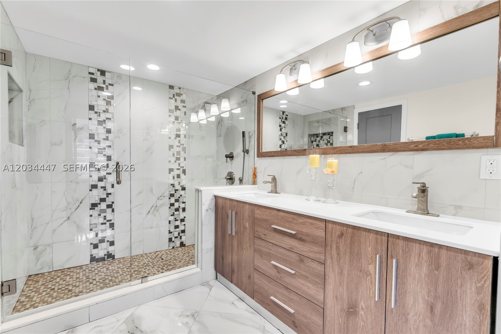 GALLEON CONDO - Residential