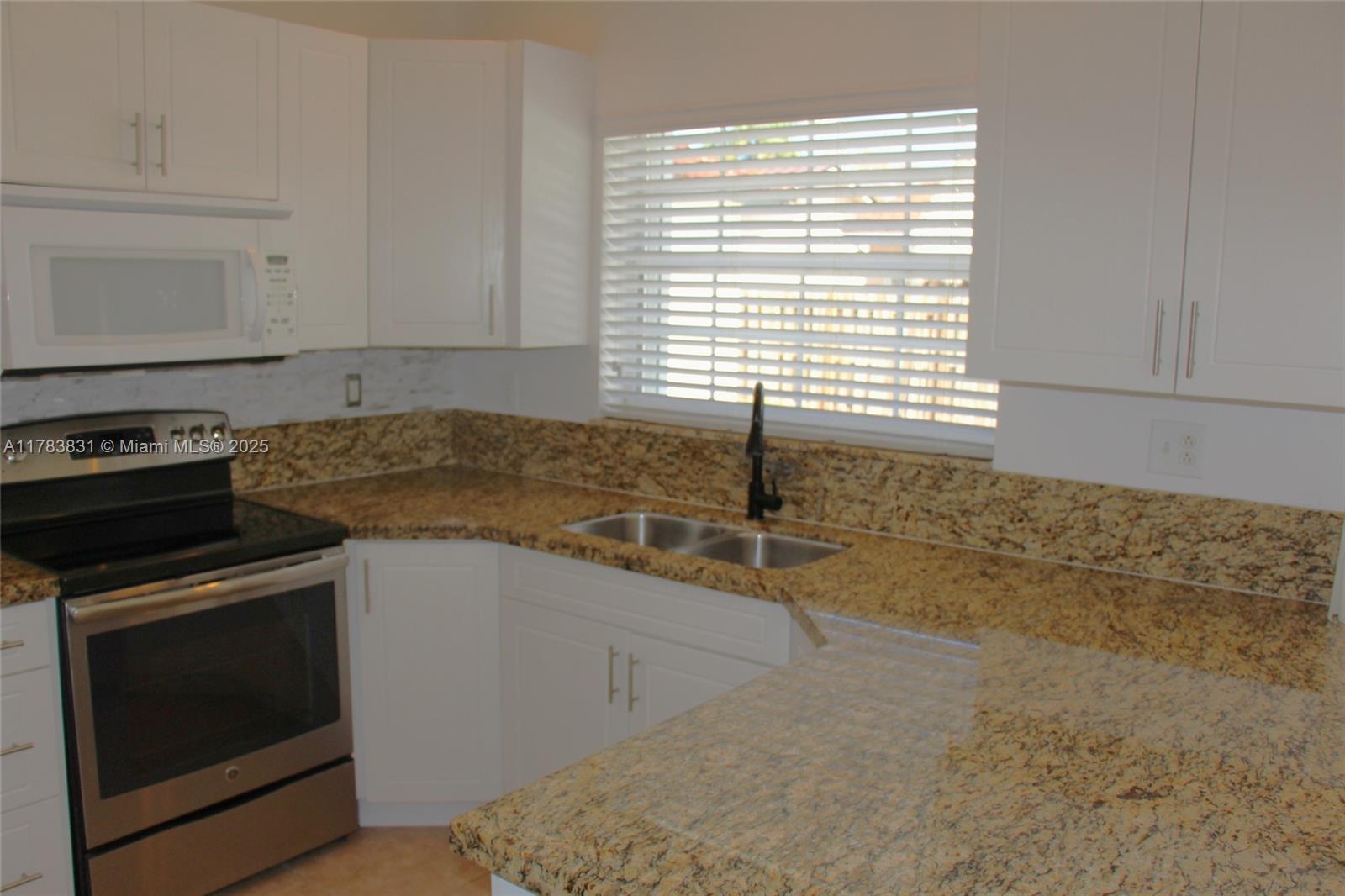 MAJESTIC HOMES - Residential Lease