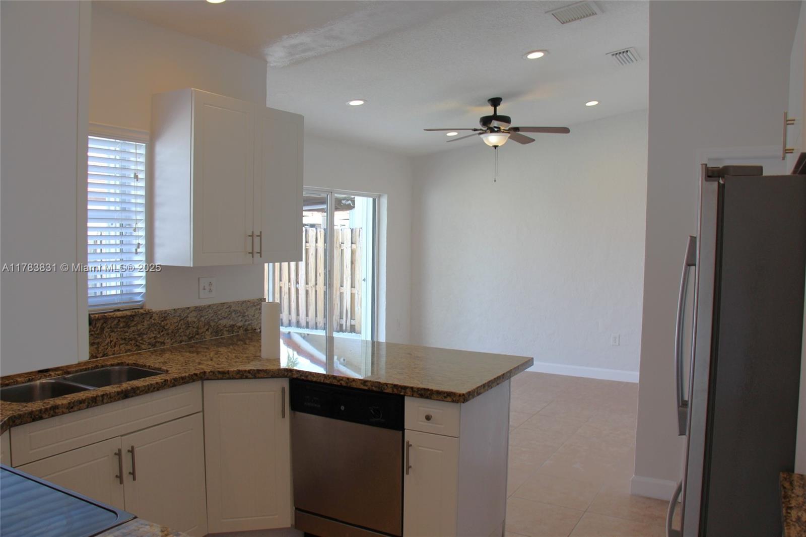 MAJESTIC HOMES - Residential Lease