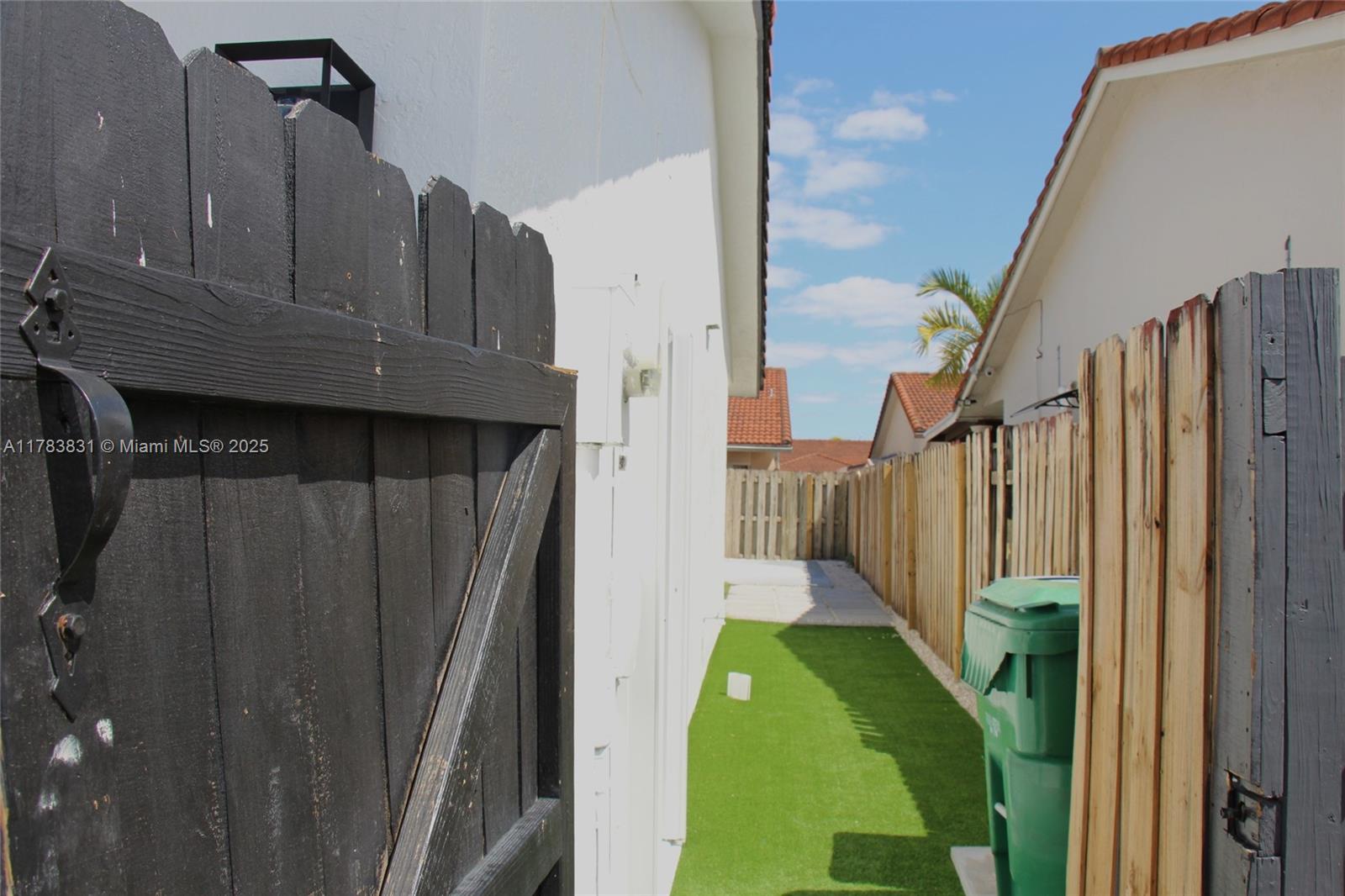 MAJESTIC HOMES - Residential Lease