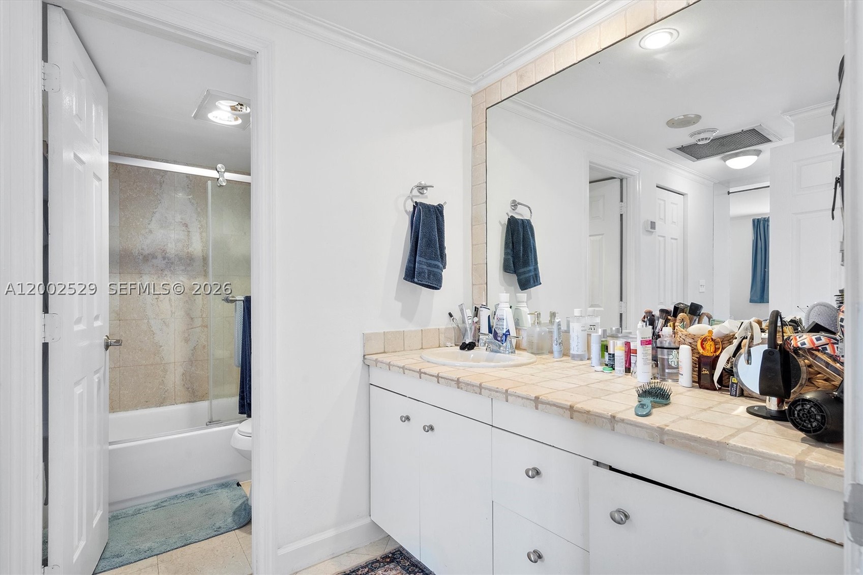ARLEN HOUSE CONDO - Residential
