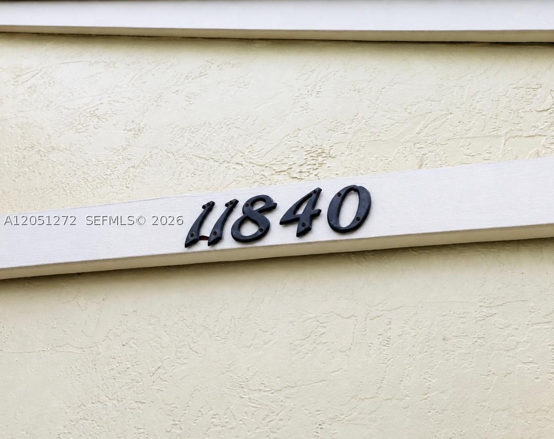 AMARETTO - Residential Lease