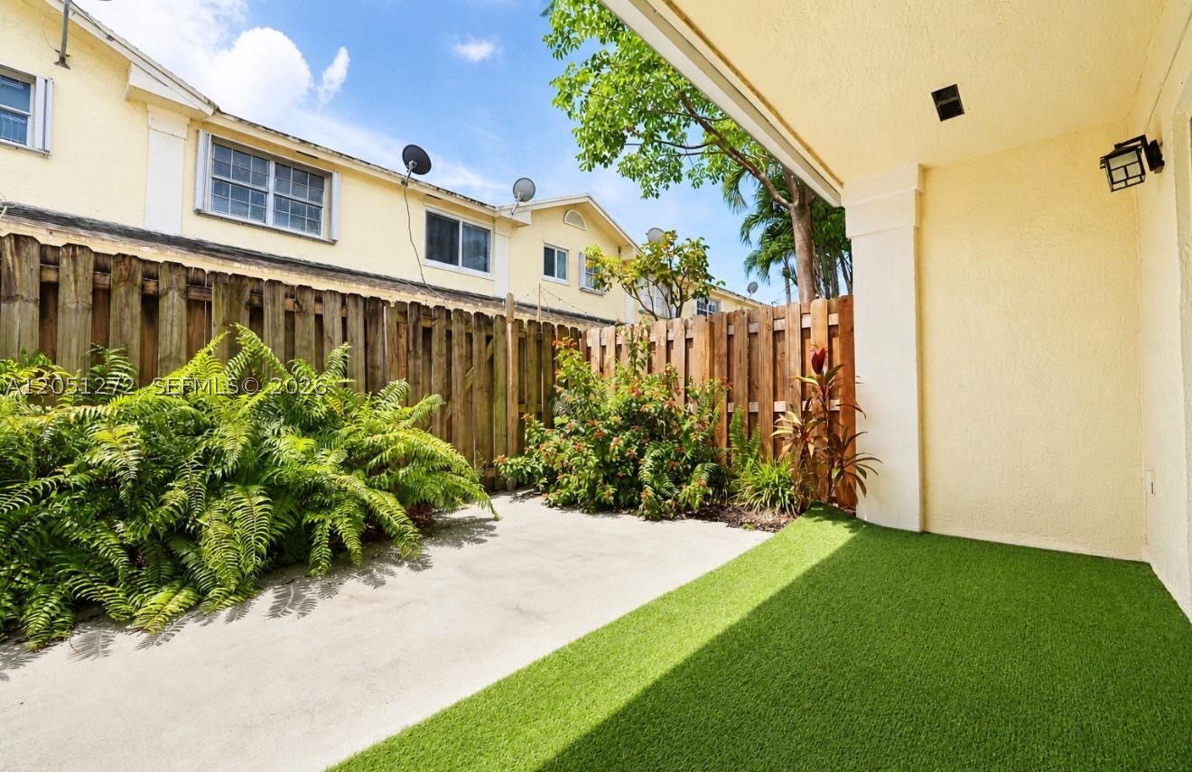 AMARETTO - Residential Lease