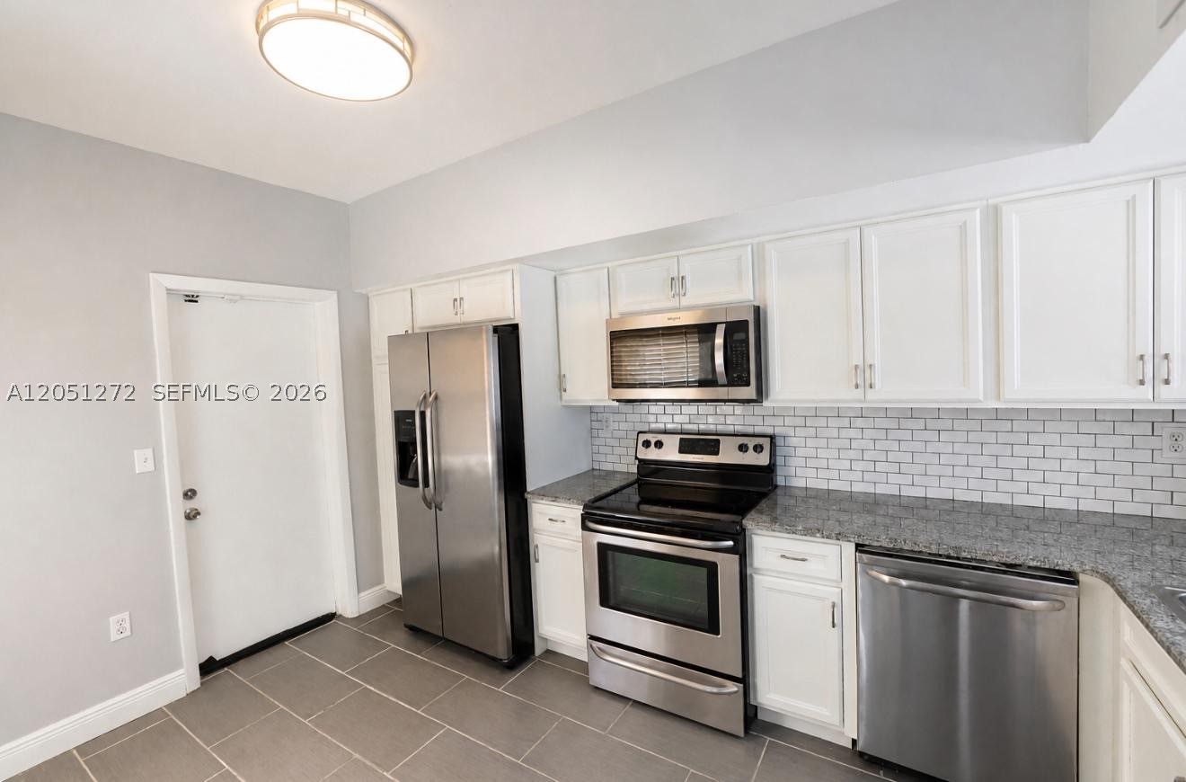AMARETTO - Residential Lease
