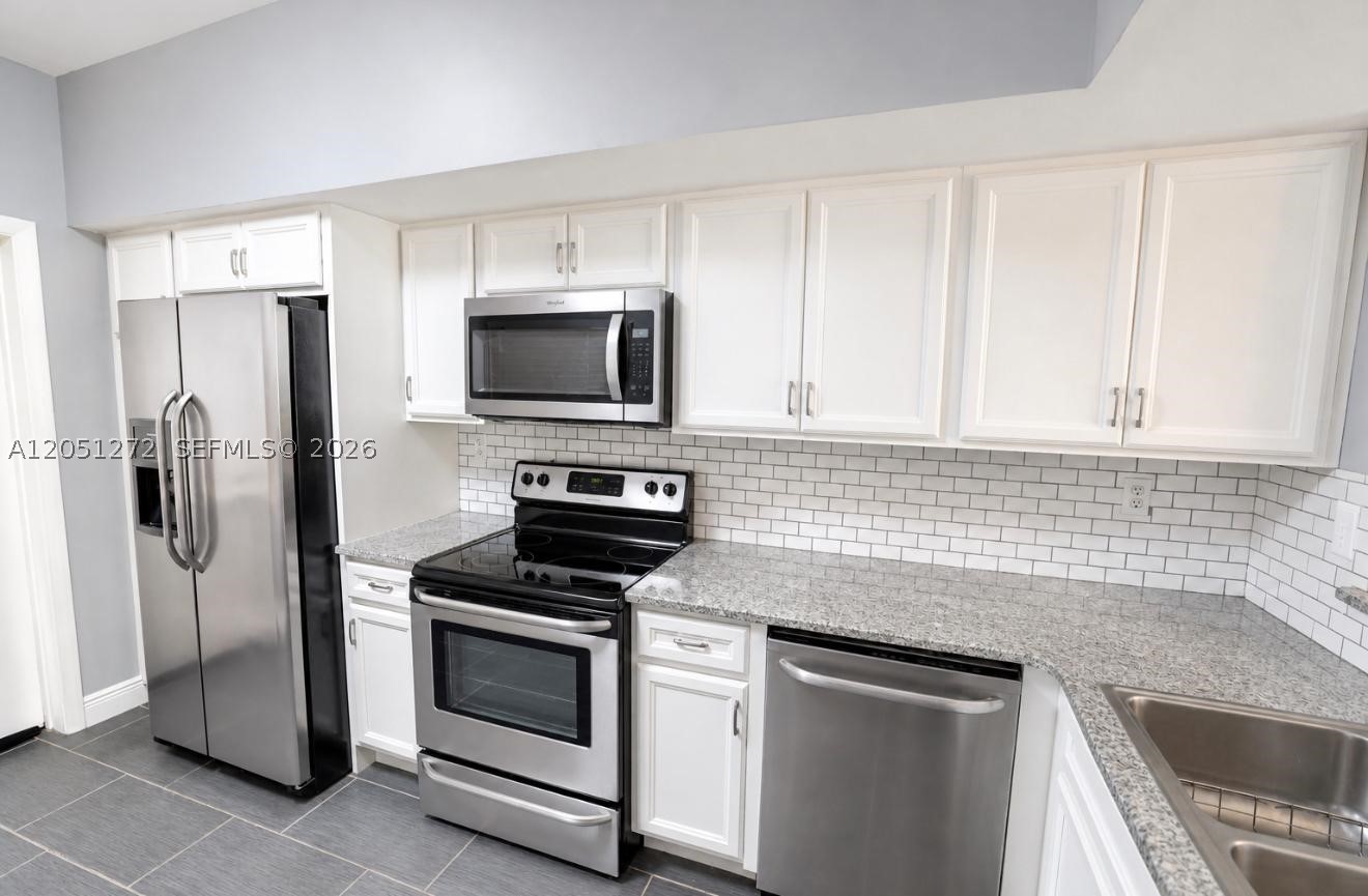 AMARETTO - Residential Lease