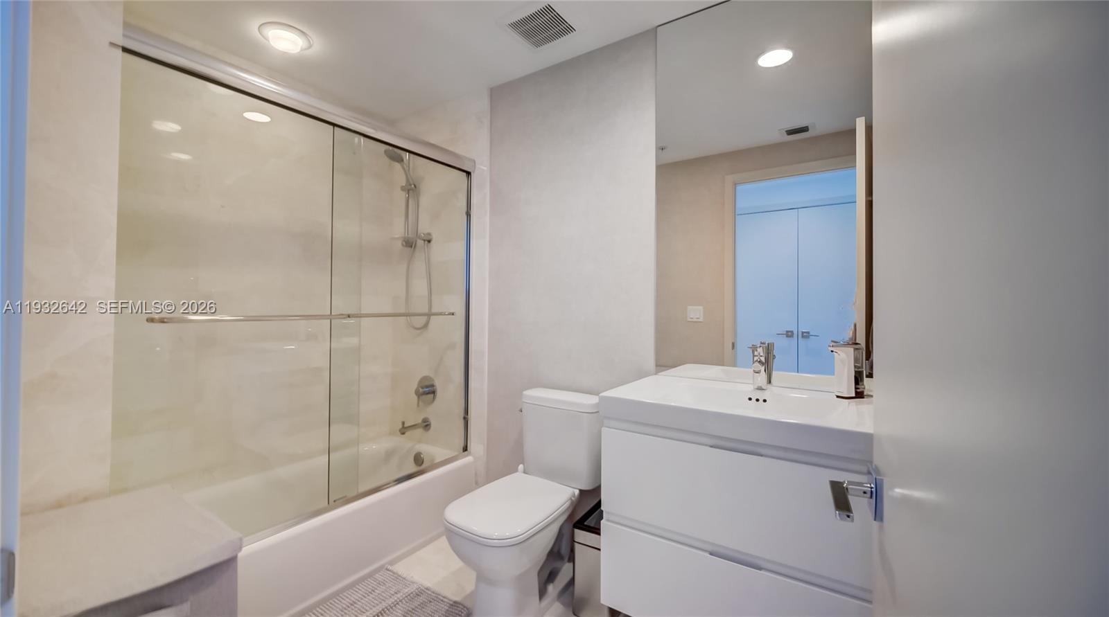 MARINA PALMS RESIDENCES S - Residential