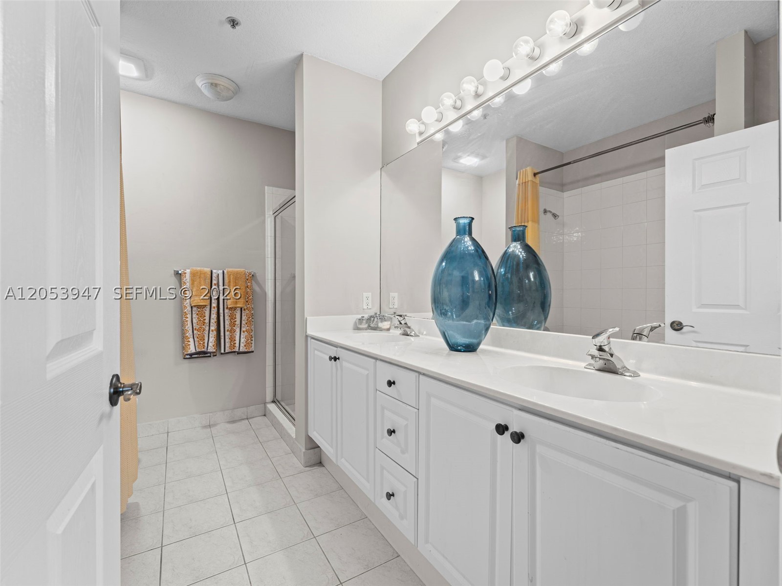 EL-AD VILLAGGIO CONDO BLD - Residential Lease