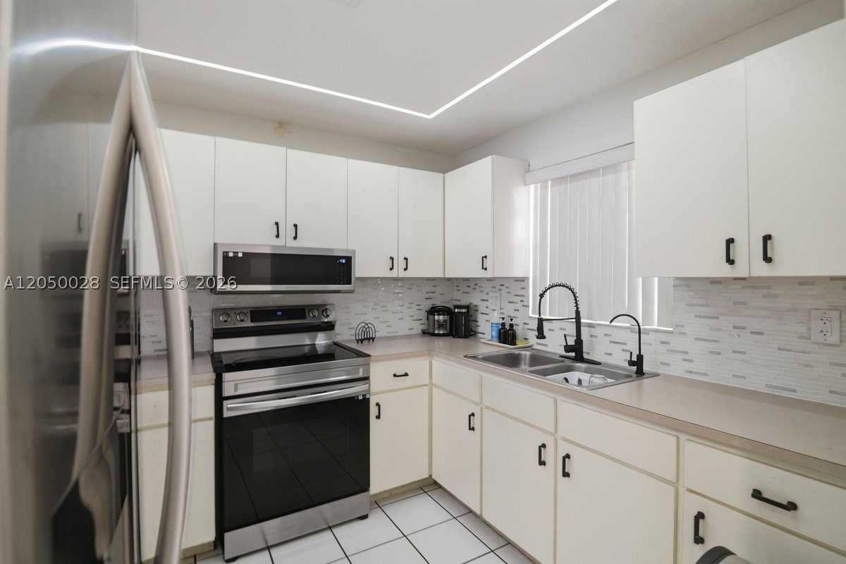 VILLA LUISA CONDO - Residential