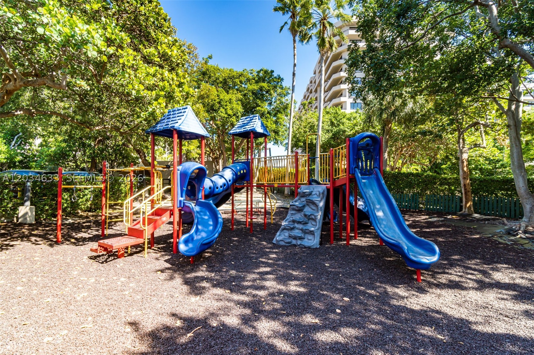 THE EMERALDBAY @ KEY COLO - Residential Lease