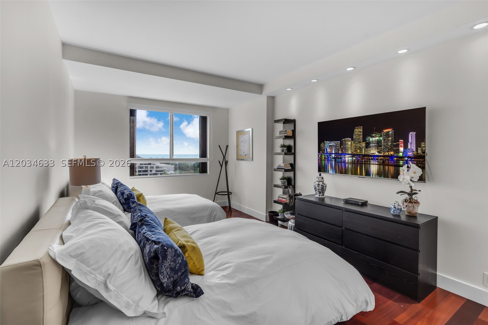 THE EMERALDBAY @ KEY COLO - Residential Lease