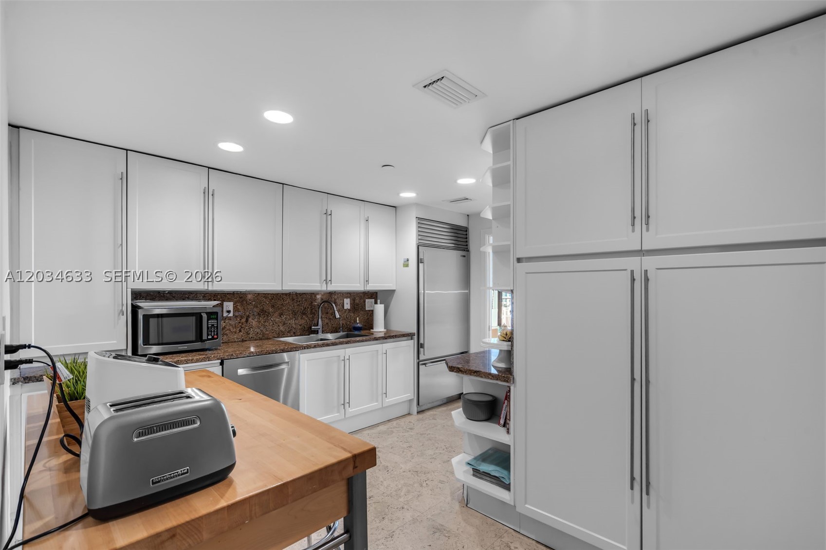 THE EMERALDBAY @ KEY COLO - Residential Lease
