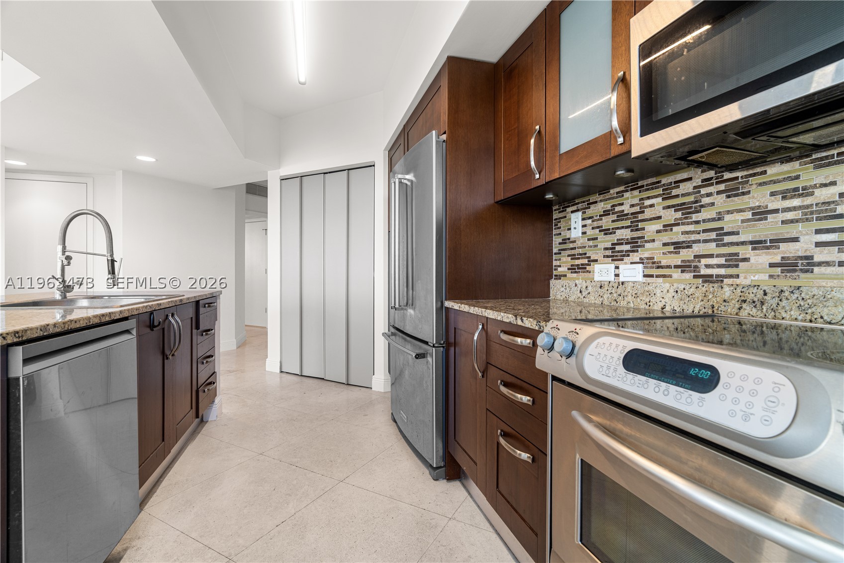 TURNBERRY VLG NO TOWER CO - Residential