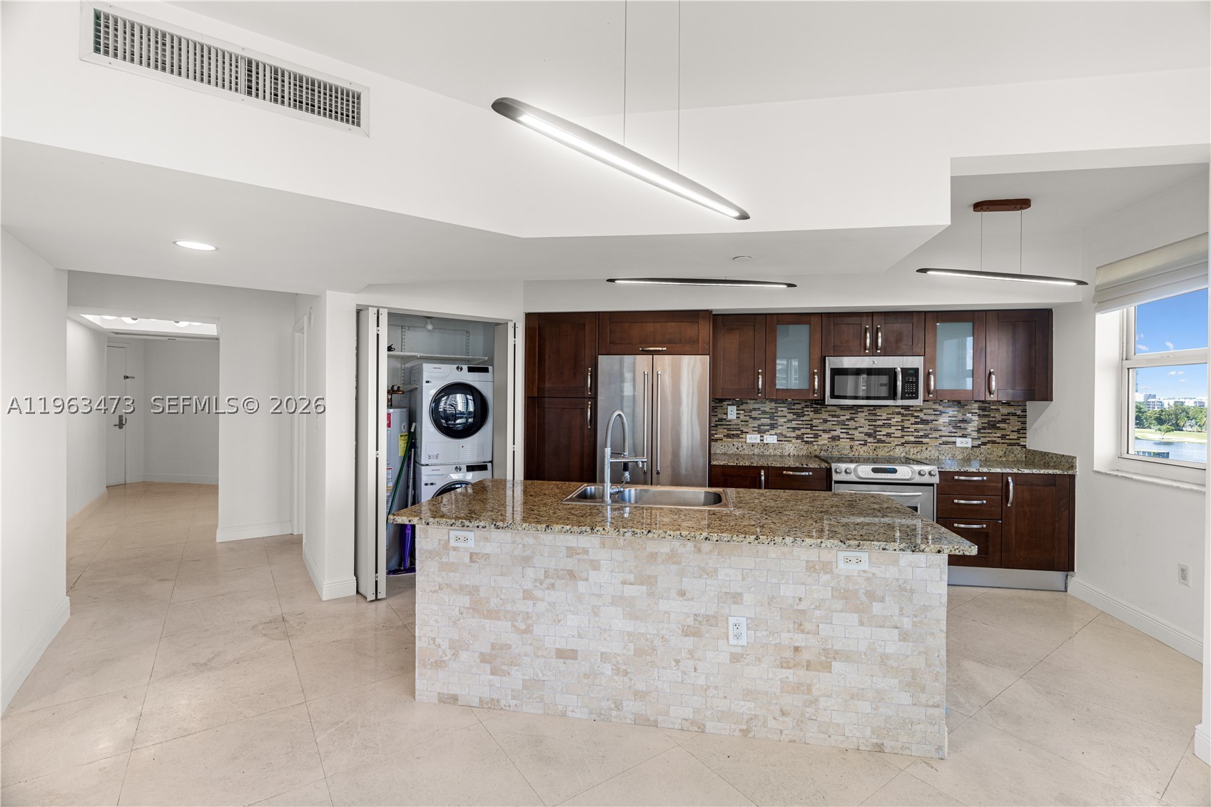 TURNBERRY VLG NO TOWER CO - Residential