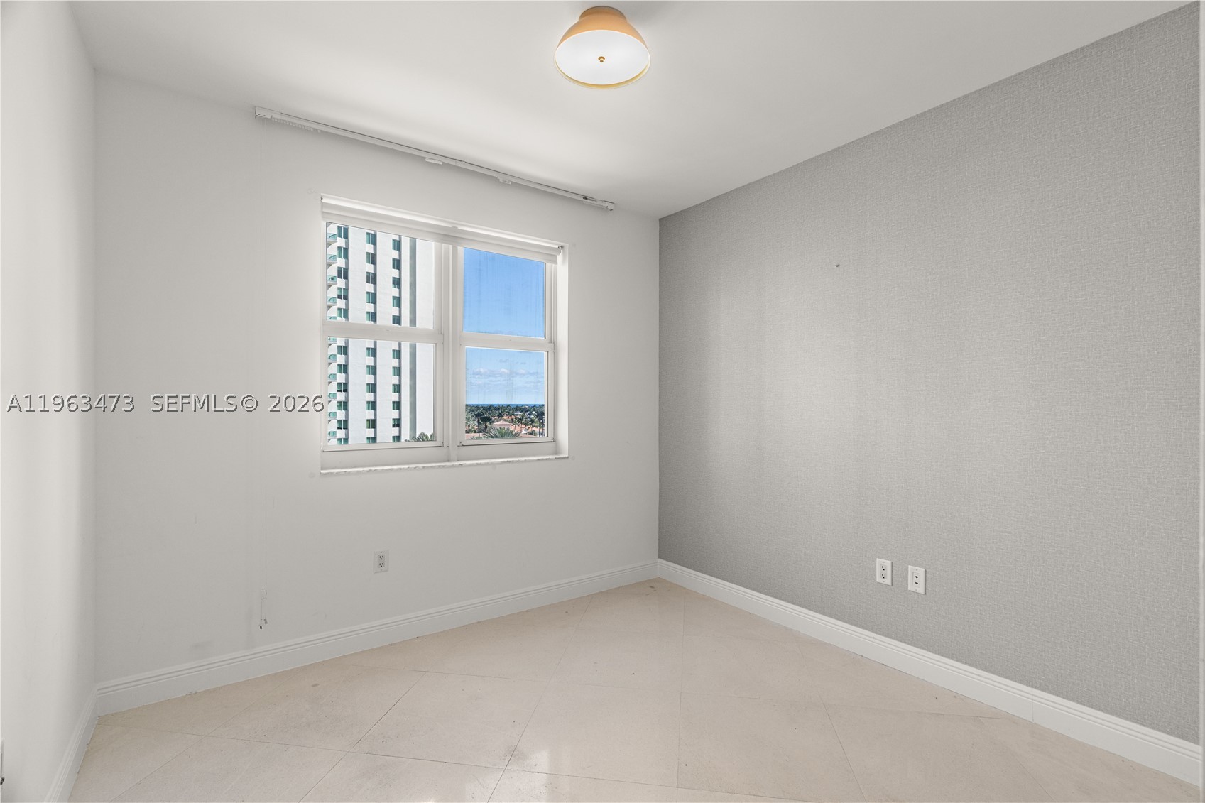 TURNBERRY VLG NO TOWER CO - Residential