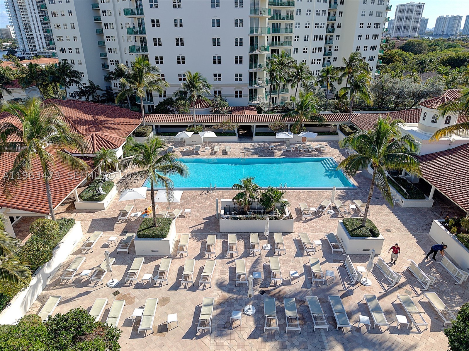 TURNBERRY VLG NO TOWER CO - Residential