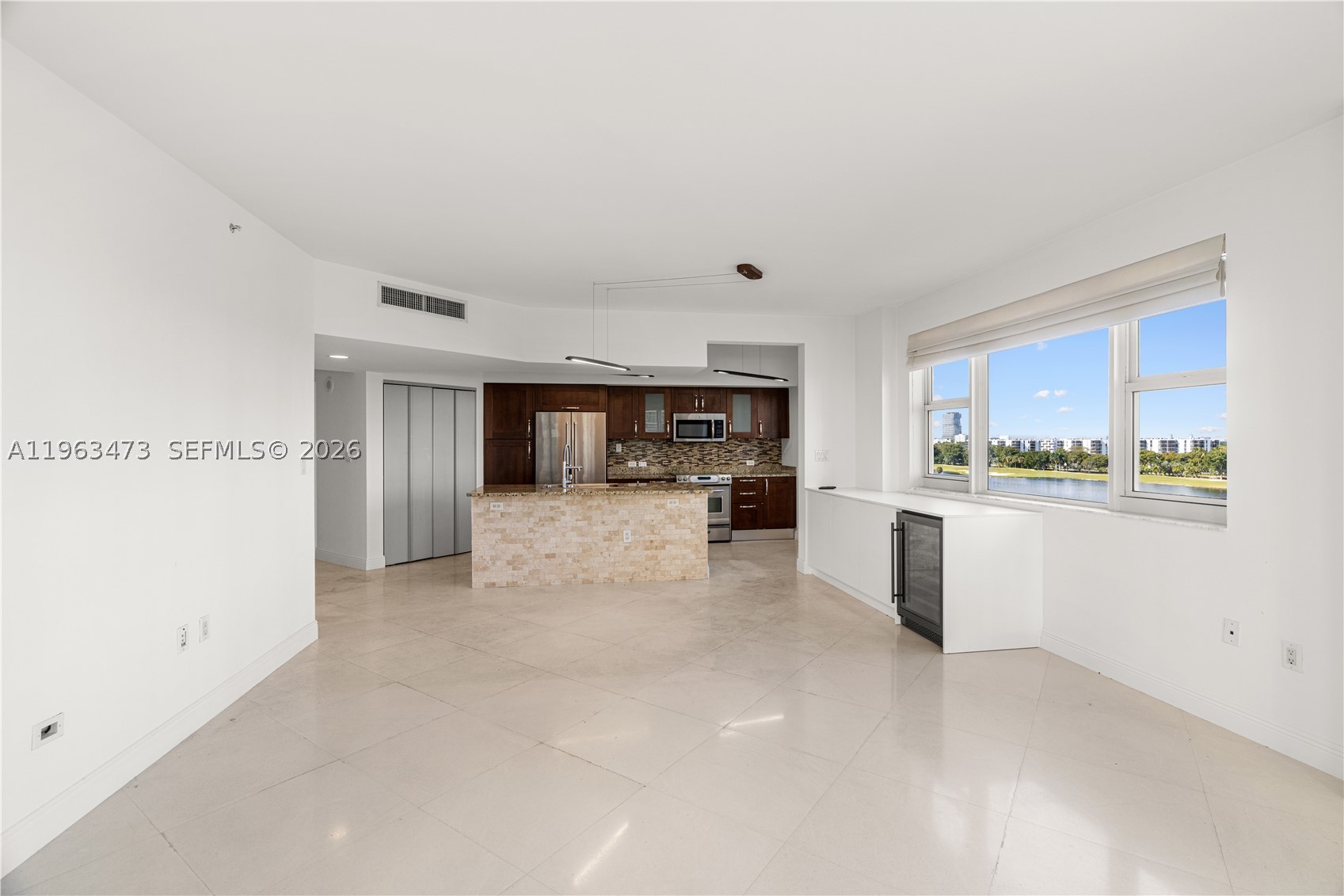 TURNBERRY VLG NO TOWER CO - Residential