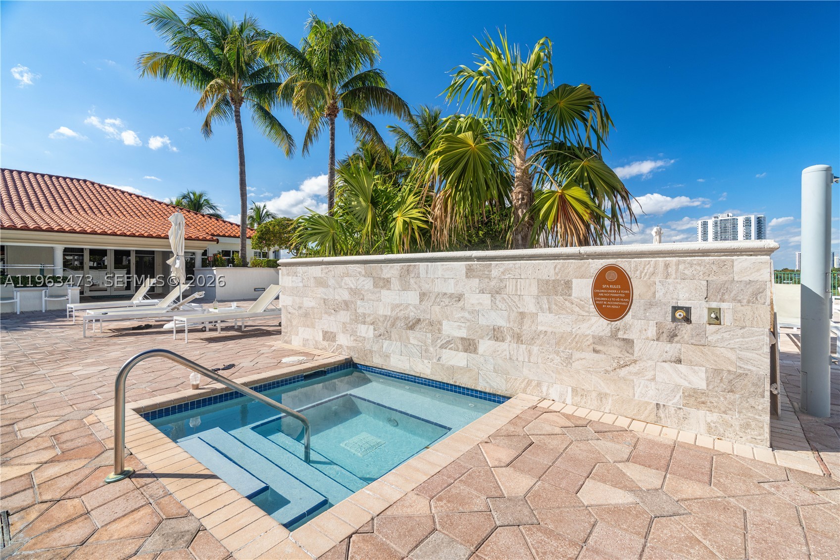 TURNBERRY VLG NO TOWER CO - Residential