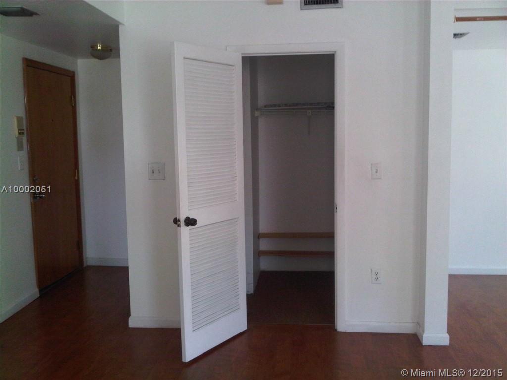THE LEXINGTON EUCLID COND - Residential Lease