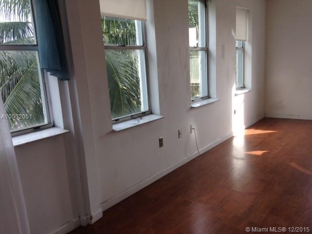 THE LEXINGTON EUCLID COND - Residential Lease