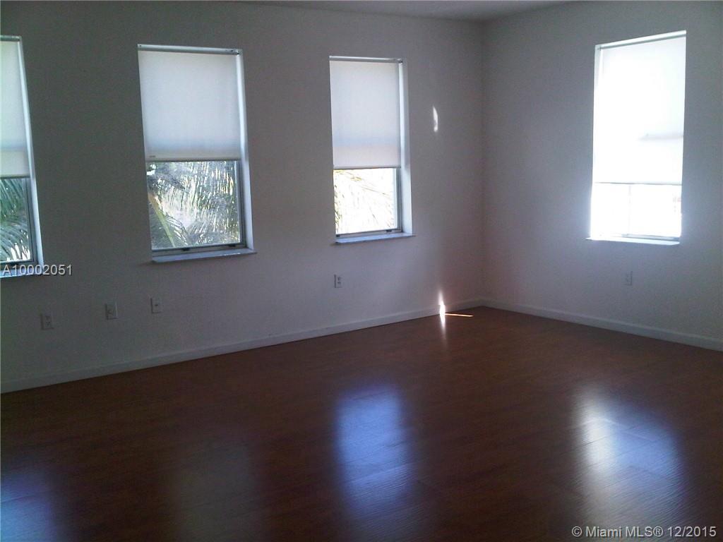 THE LEXINGTON EUCLID COND - Residential Lease