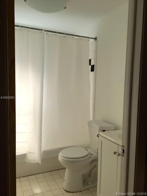 THE LEXINGTON EUCLID COND - Residential Lease