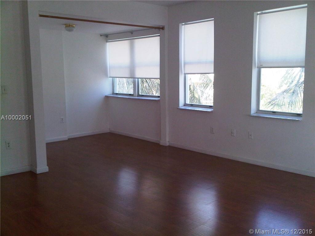 THE LEXINGTON EUCLID COND - Residential Lease