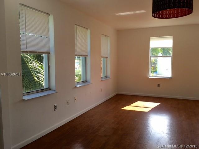 THE LEXINGTON EUCLID COND - Residential Lease