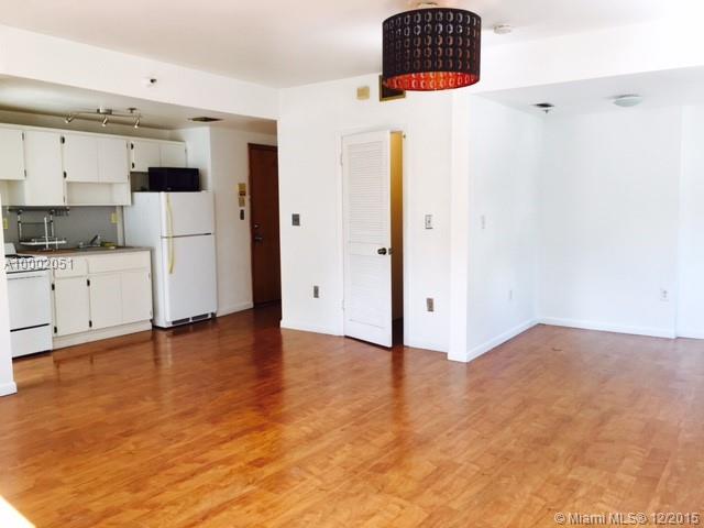 THE LEXINGTON EUCLID COND - Residential Lease