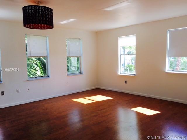 THE LEXINGTON EUCLID COND - Residential Lease