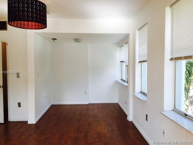 THE LEXINGTON EUCLID COND - Residential Lease