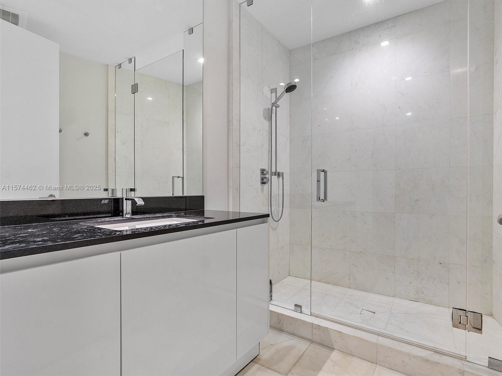 18555 COLLINS AVENUE COND - Residential