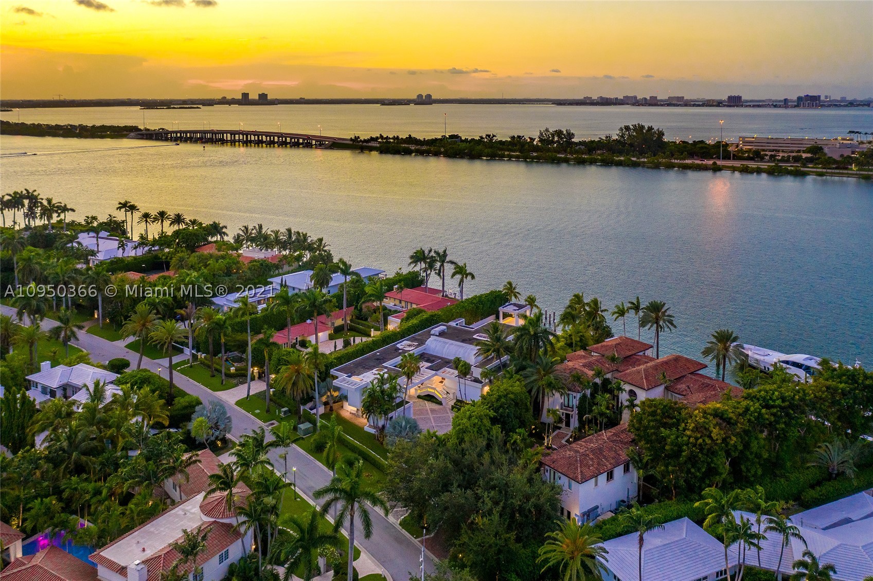 SUNSET ISLANDS ISLAND NO - Residential