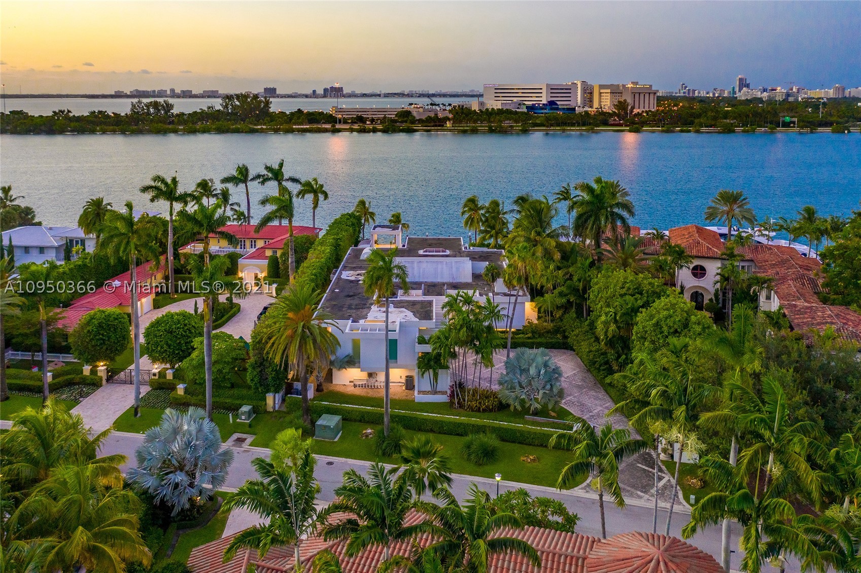 SUNSET ISLANDS ISLAND NO - Residential