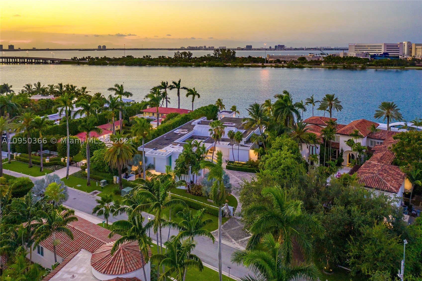 SUNSET ISLANDS ISLAND NO - Residential