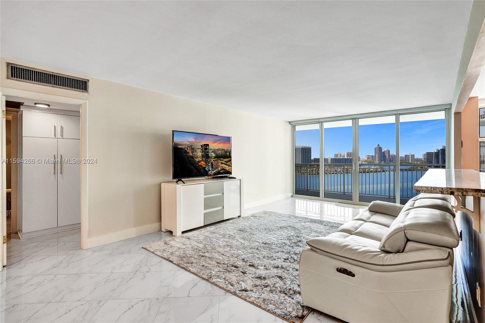 WINSTON TOWERS 500 CONDO - Residential