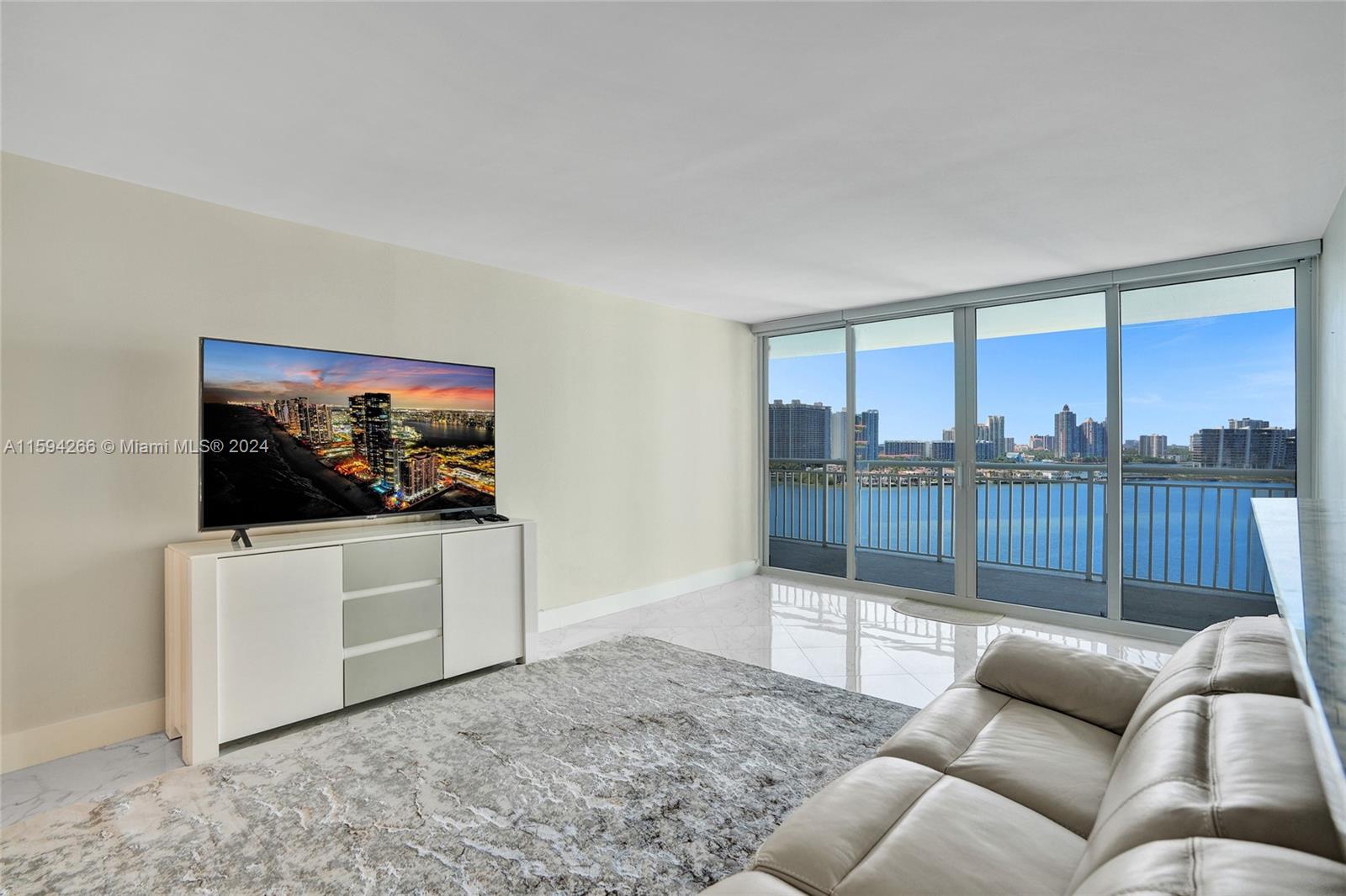 WINSTON TOWERS 500 CONDO - Residential