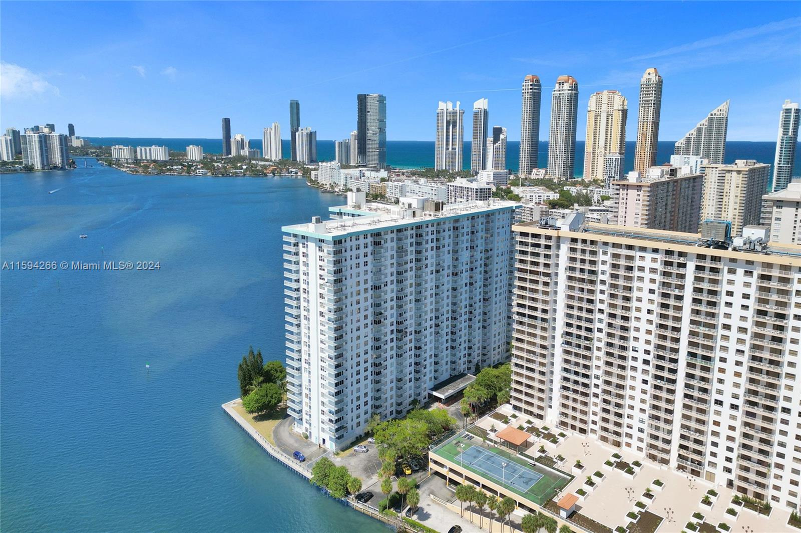 WINSTON TOWERS 500 CONDO - Residential