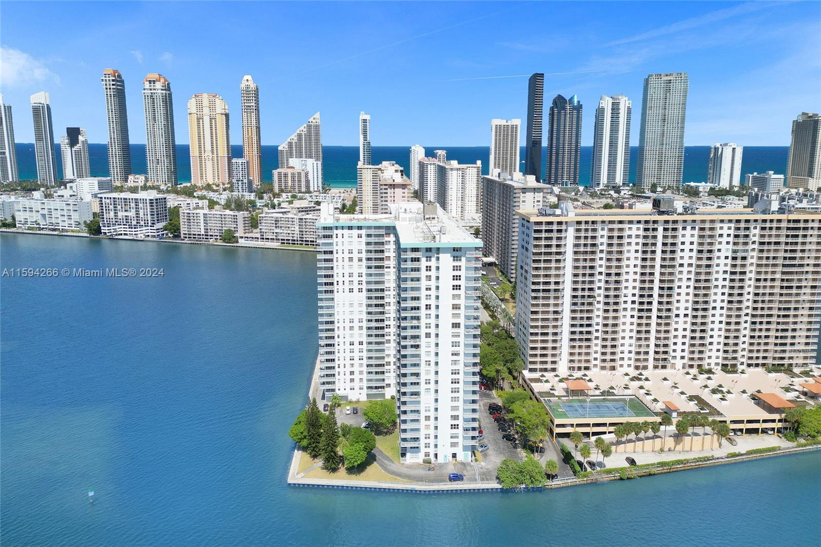 WINSTON TOWERS 500 CONDO - Residential