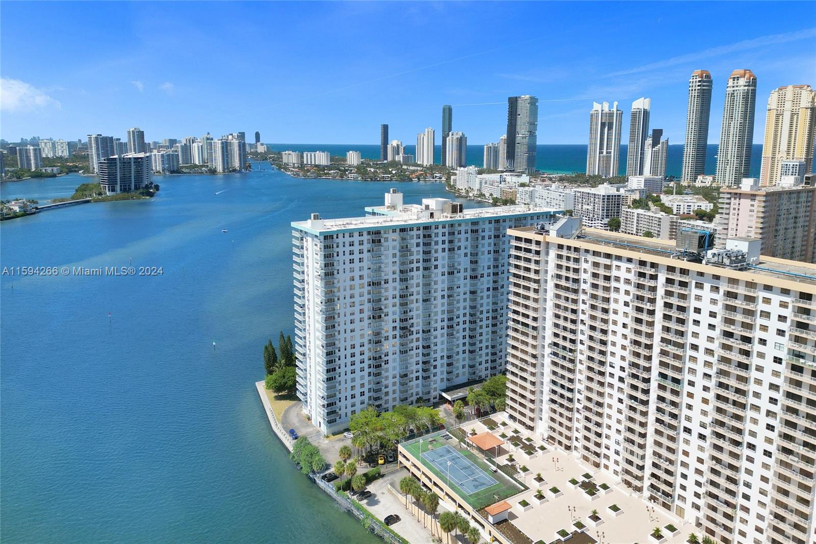 WINSTON TOWERS 500 CONDO - Residential