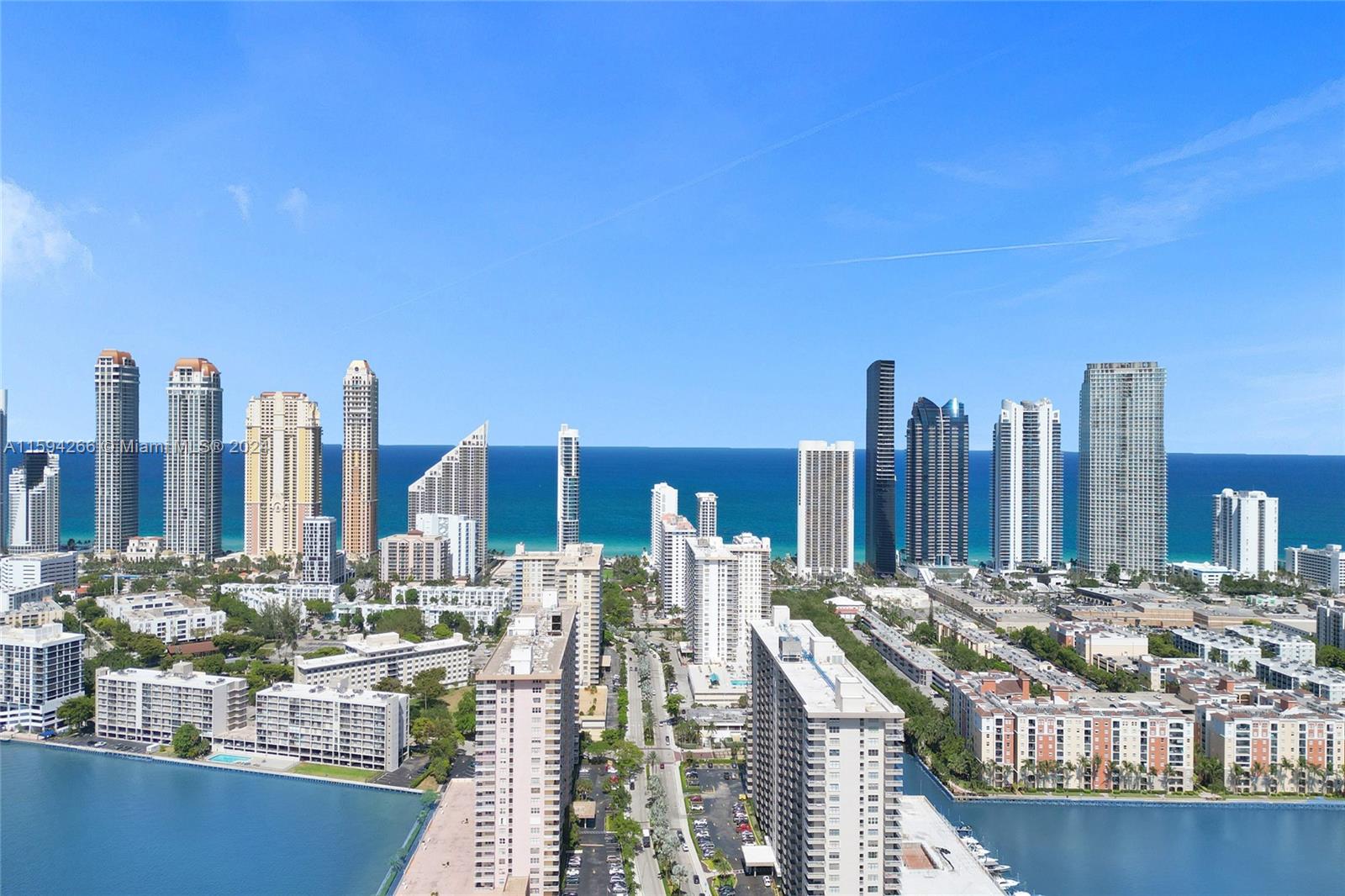 WINSTON TOWERS 500 CONDO - Residential