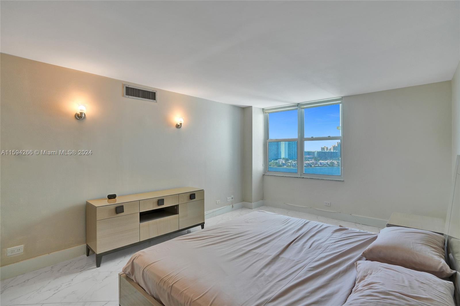 WINSTON TOWERS 500 CONDO - Residential
