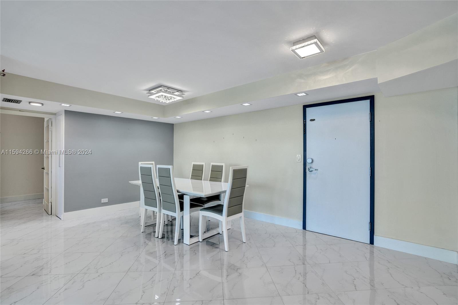 WINSTON TOWERS 500 CONDO - Residential