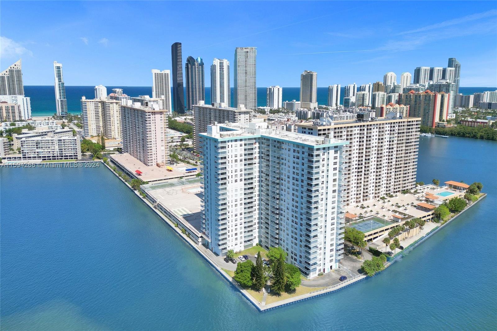 WINSTON TOWERS 500 CONDO - Residential