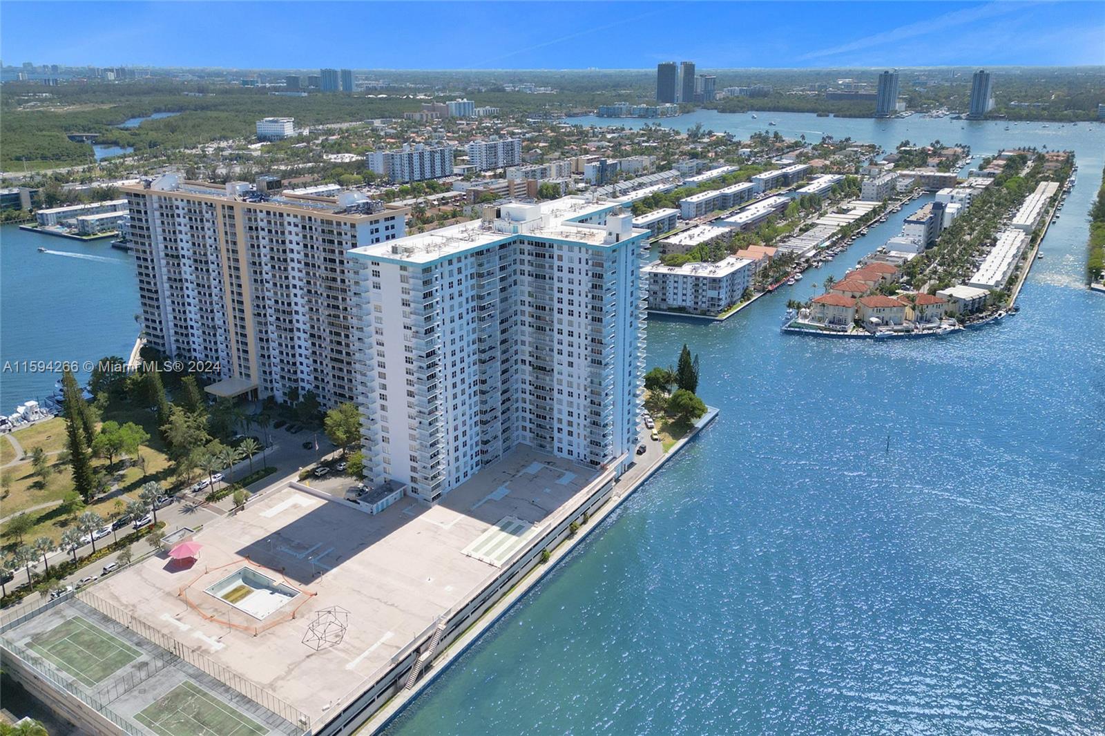 WINSTON TOWERS 500 CONDO - Residential