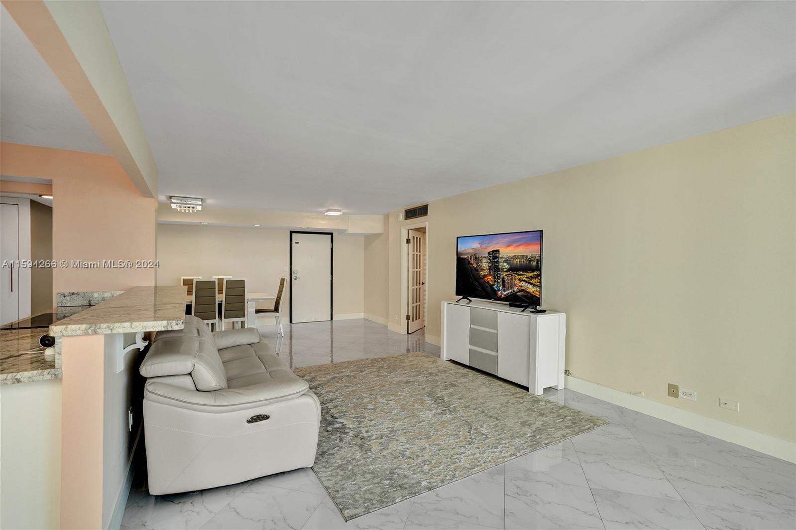 WINSTON TOWERS 500 CONDO - Residential