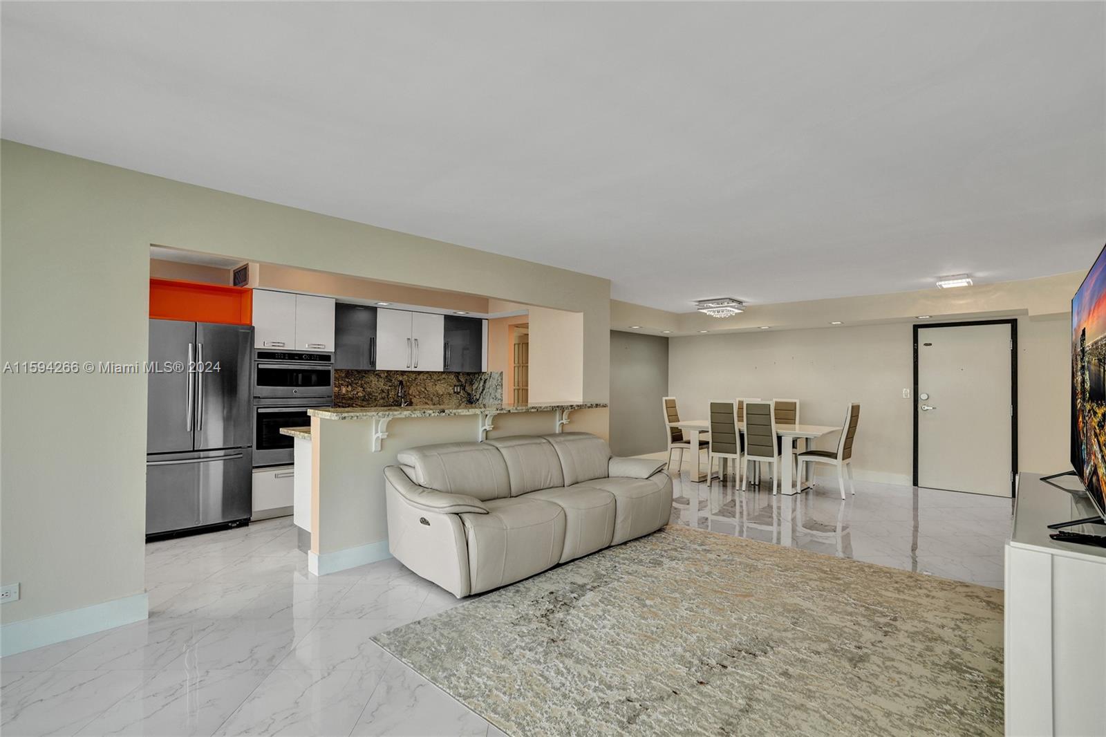 WINSTON TOWERS 500 CONDO - Residential