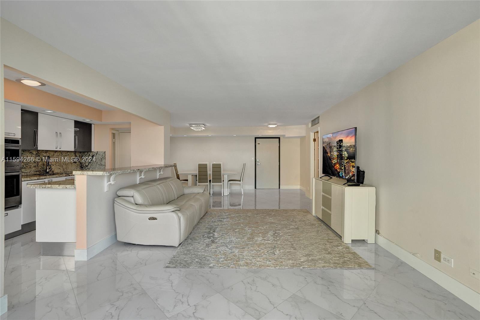 WINSTON TOWERS 500 CONDO - Residential